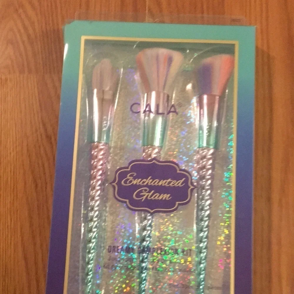 Cala Enchanted Glam Dreamy Complexion Kit (D)
